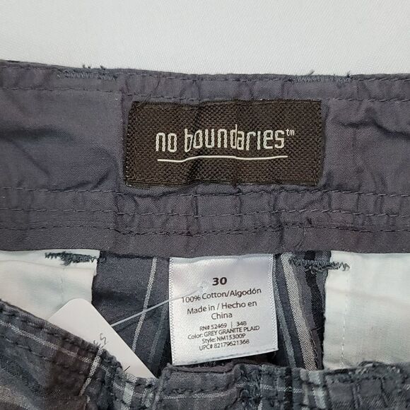 Men's No Boundaries Plaid Shorts - Picture 7 of 7